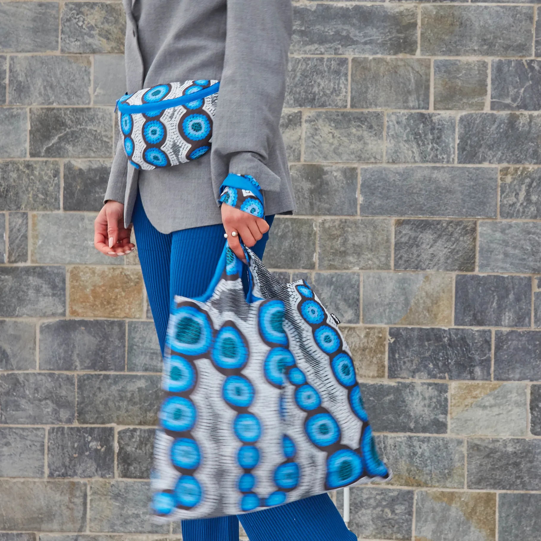 LOQI KIRSTEN NANGALA EGAN Water Dreaming Blue Recycling-Tasche Clearance